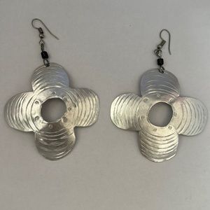 Lightweight earrings